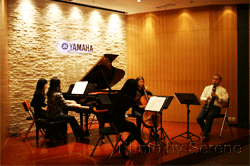 狗万新办公室音乐厅举办室内小型音乐会 
