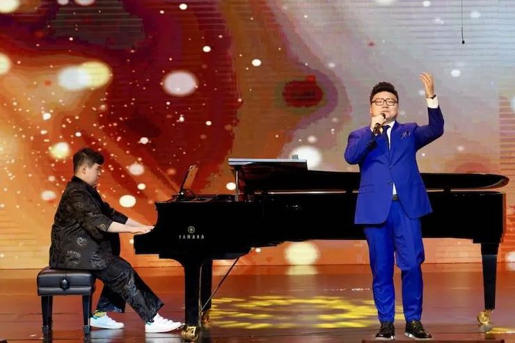 奥林匹克音乐展演宣传大使刘明康和他的朋友们暨第14届世界自闭症关注日音乐会圆满结束！