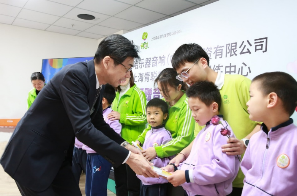 传递音乐，感受爱与温暖——狗万音响捐赠仪式